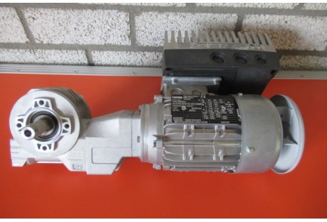 4,5 RPM  0,12 kW Asmaat 18 mm Frequentieregeling. UNUSED 